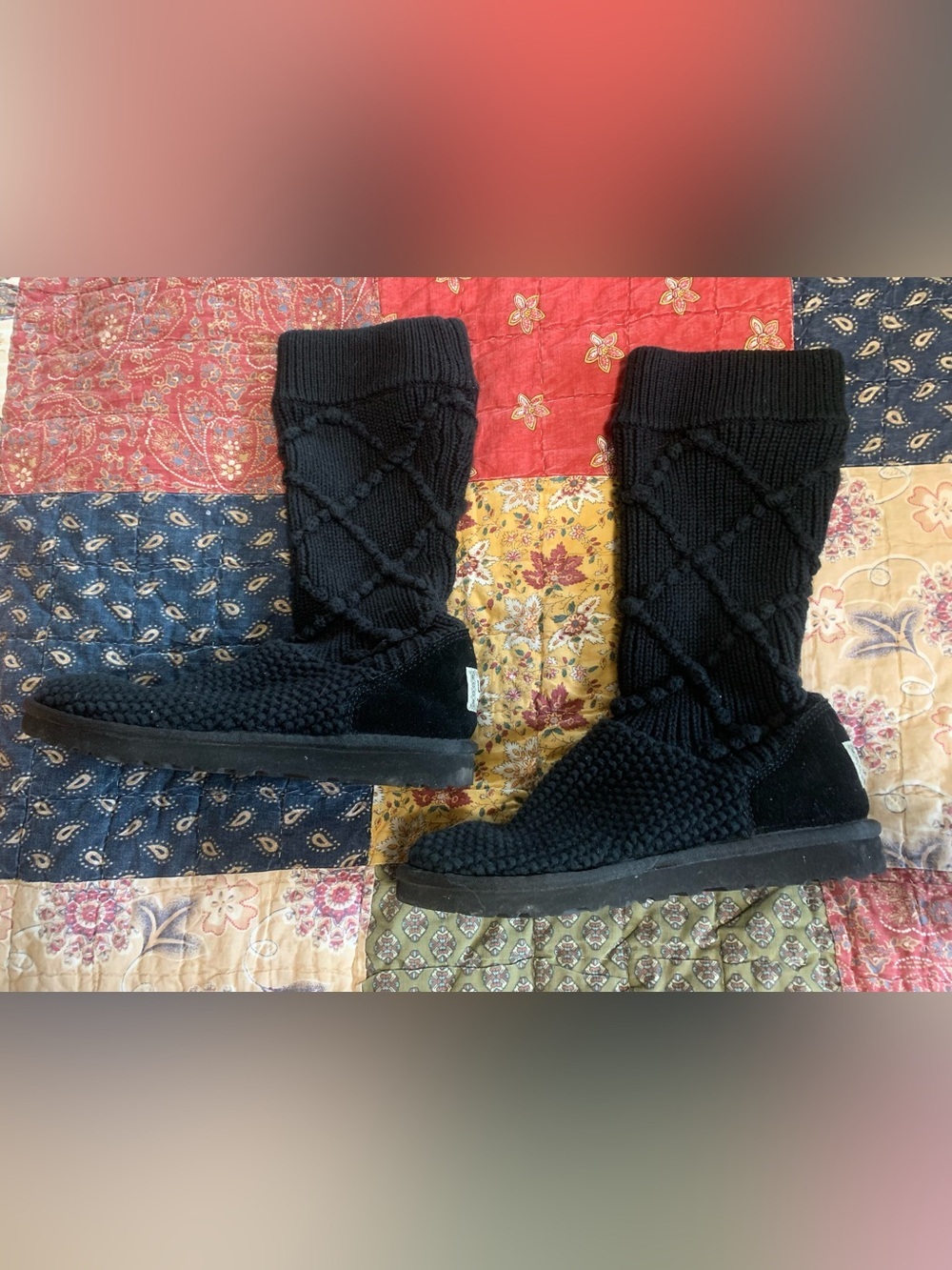 UGG 5879 Classic Argyle Knit Black
Boot Size 7 - Picture 2 of 12